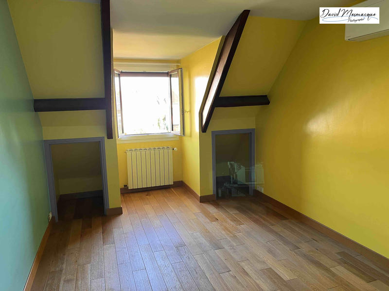 Maison - 207 m² - 9 pièces