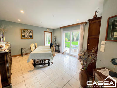 Maison - 180 m² - 5 pièces