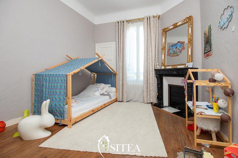 Maison - 209 m² - 5 pièces