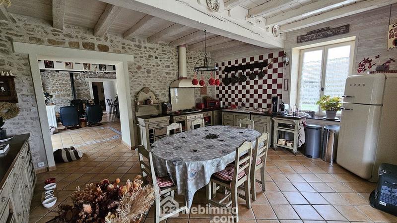 Maison - 181 m² - 6 pièces