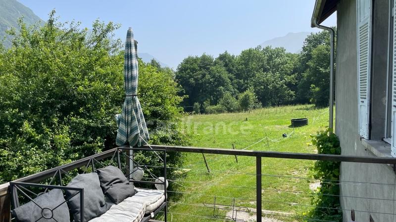 Maison - 250 m² - 6 pièces