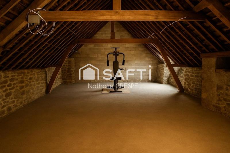 Maison - 240 m² - 11 pièces