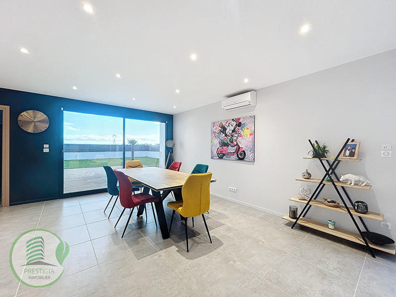 Maison - 205 m² - 8 pièces