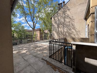 Appartement ancien - 64 m² - 3 pièces