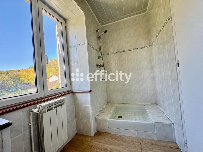 Maison - 197 m² - 9 pièces