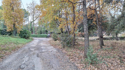 Terrain constructible - 1 070 m²