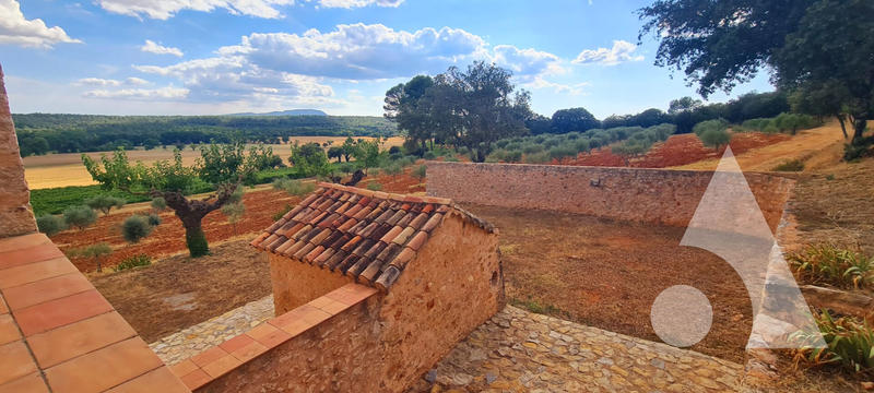 Château - 1 200 m² - 20 pièces