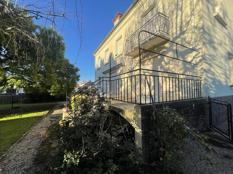 Maison - 200 m² - 9 pièces