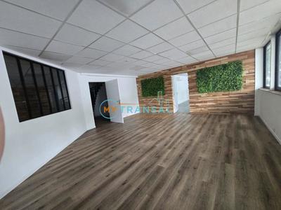 Local d'activité / Entrepôt - 391 m²