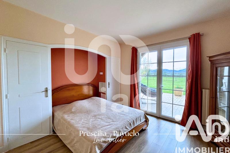 Maison - 279 m² - 9 pièces