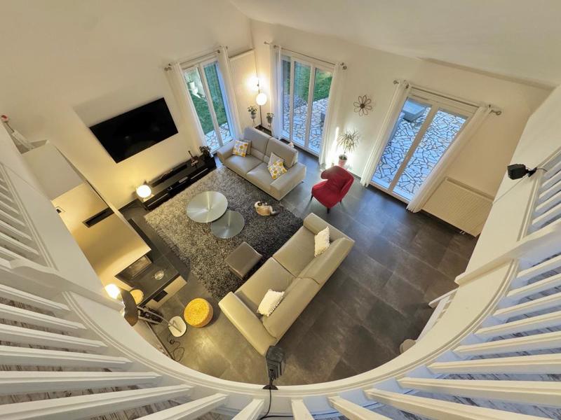 Maison - 213 m² - 7 pièces