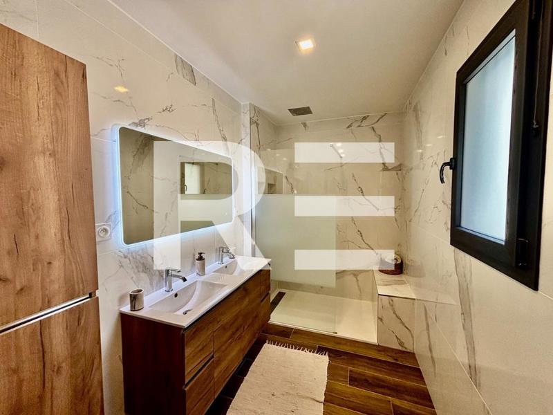 Maison d'architecte - 230 m² - 8 pièces