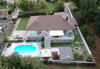 Maison - 232 m² - 7 pièces