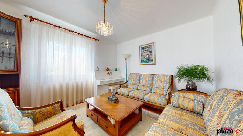 Maison - 202 m² - 8 pièces