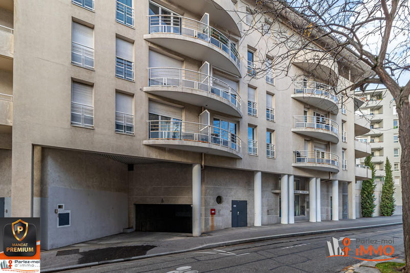 Parking / Garage - 14 m²