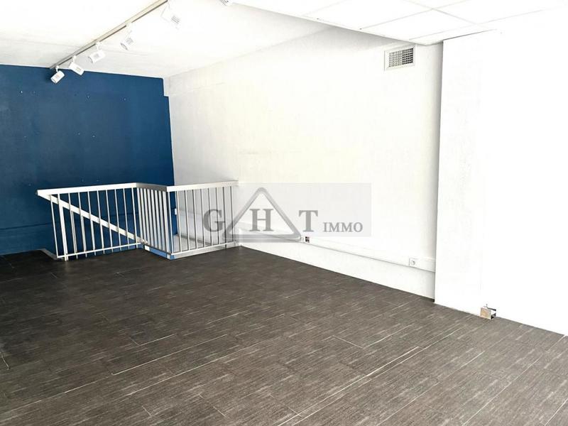 Local commercial - 114 m²
