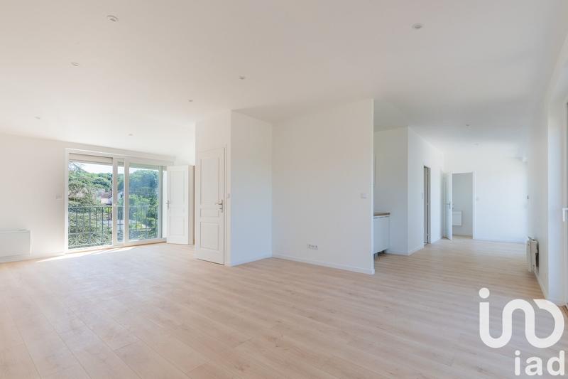 Maison - 216 m² - 7 pièces