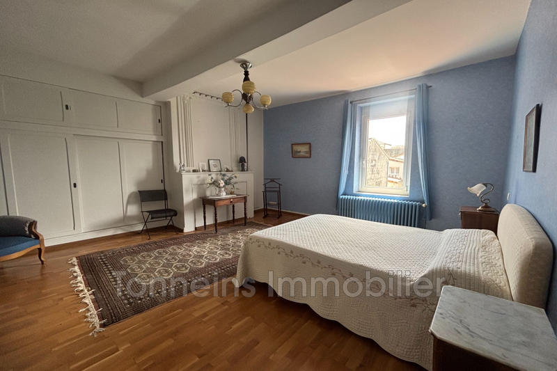 Maison - 240 m² - 7 pièces