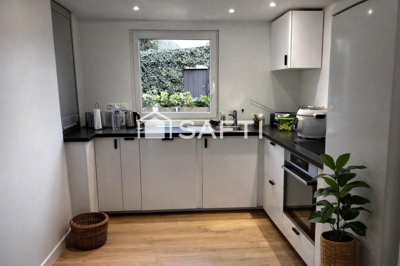 Maison - 252 m² - 10 pièces