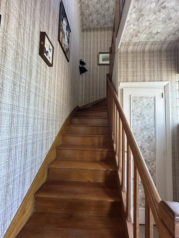 Maison - 180 m² - 9 pièces