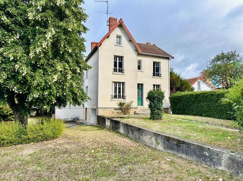 Maison - 137 m² - 7 pièces
