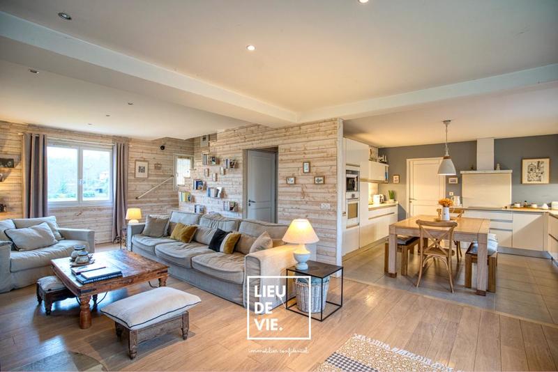 Maison ancienne - 210 m² - 8 pièces