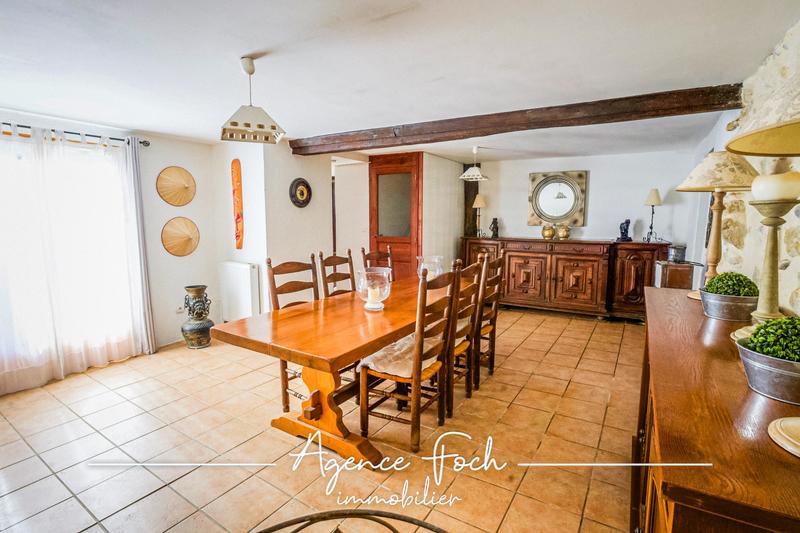 Maison traditionnelle - 190 m² - 6 pièces