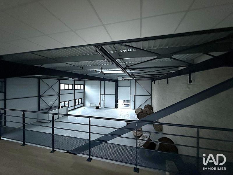 Local commercial - 912 m²