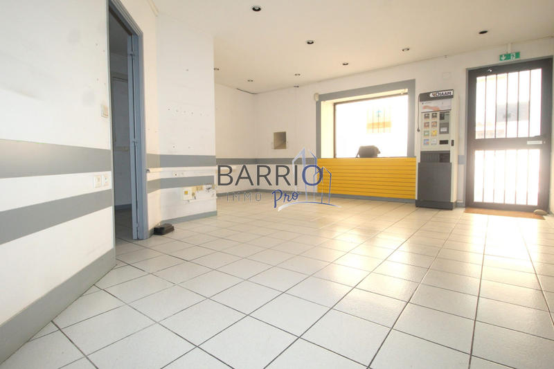 Local commercial - 214 m² - 1 pièce