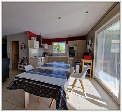 Maison - 92 m² - 4 pièces