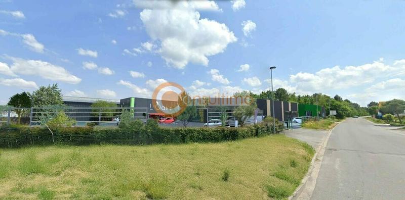 Local commercial - 266 m²