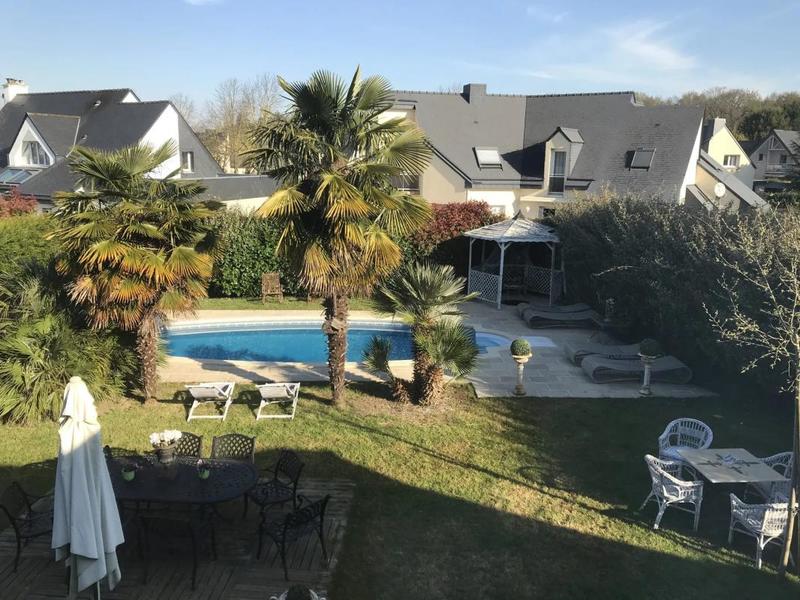 Maison - 206 m² - 14 pièces