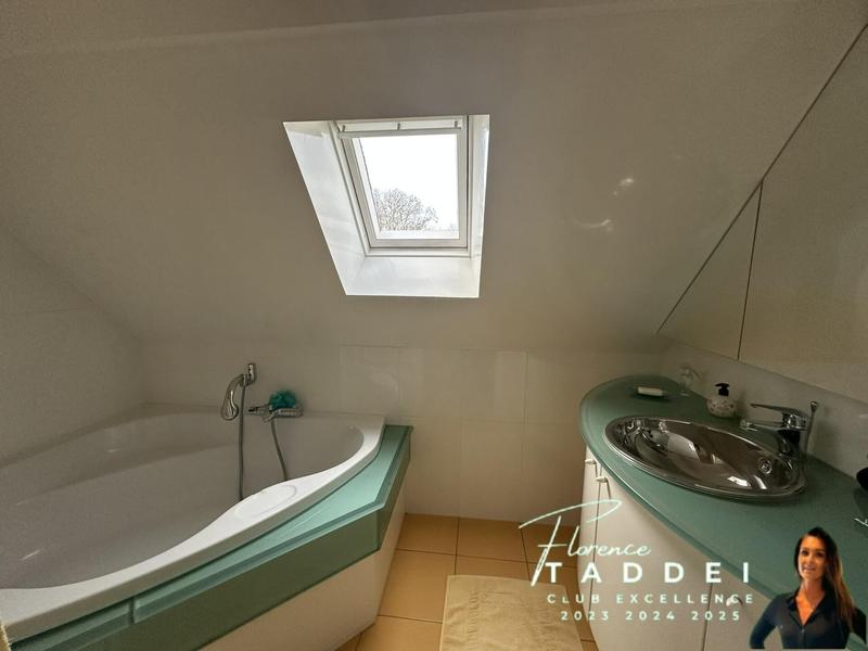 Maison - 200 m² - 7 pièces