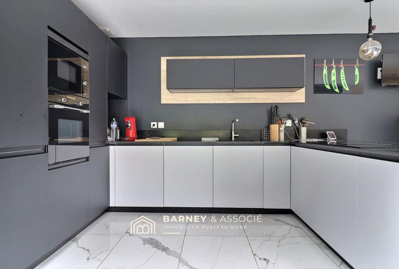 Maison - 190 m² - 8 pièces