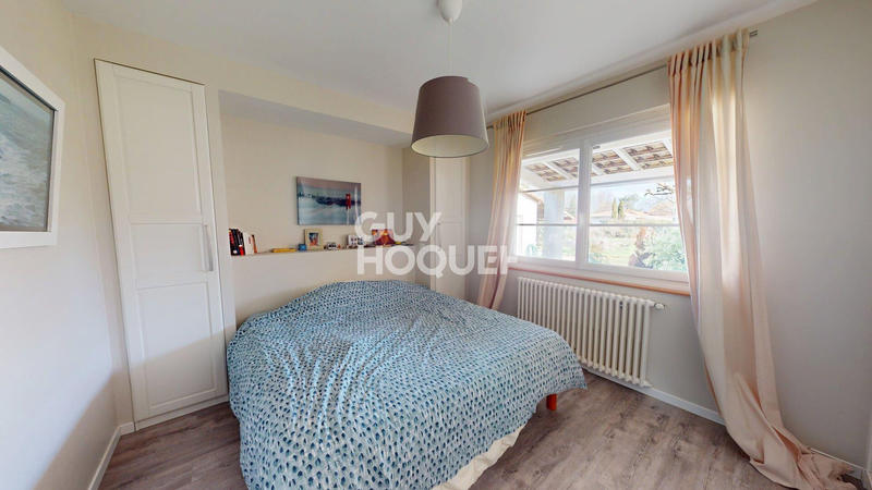 Maison - 226 m² - 9 pièces