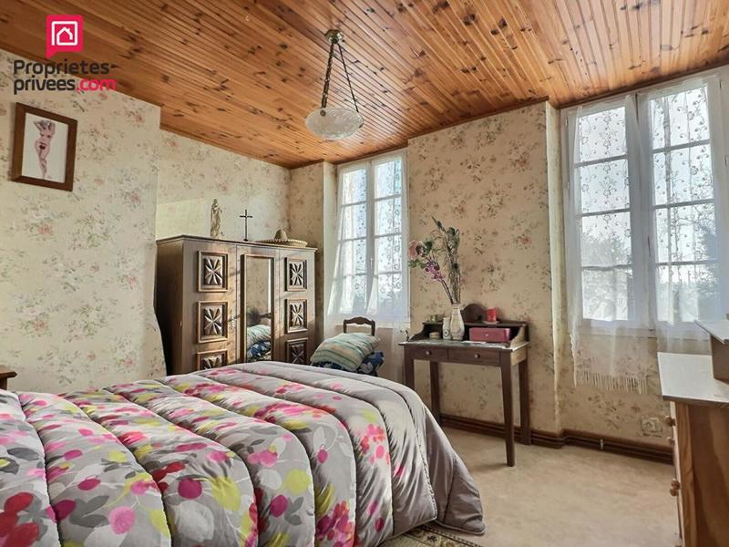 Maison - 210 m² - 9 pièces