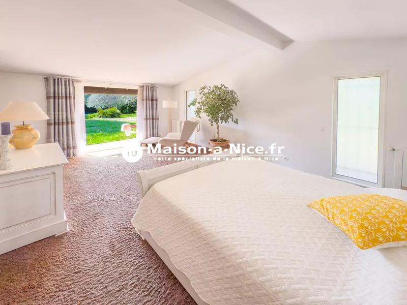 Villa - 240 m² - 7 pièces