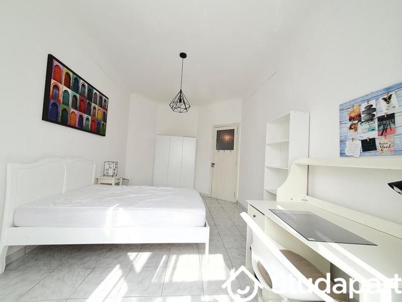 Chambre - 13 m² - 1 pièce