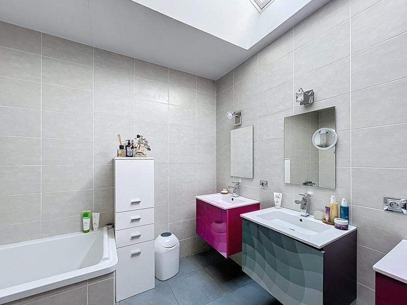 Villa - 247 m² - 6 pièces