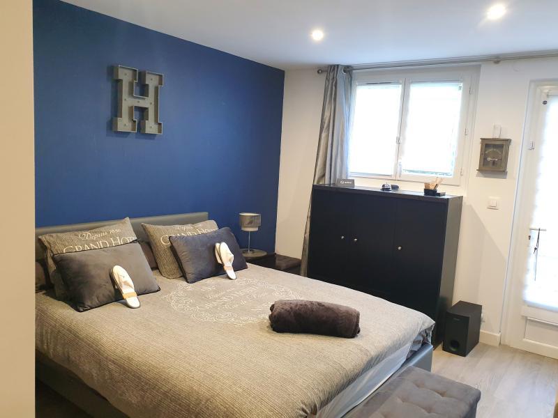 Maison - 260 m² - 10 pièces