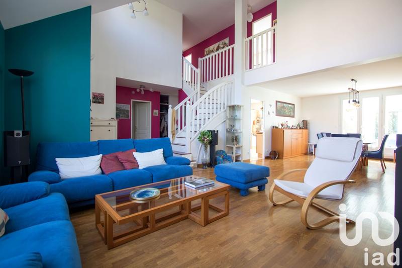 Maison - 210 m² - 8 pièces