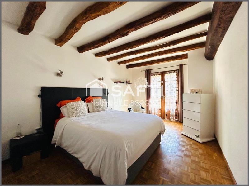 Maison - 269 m² - 9 pièces