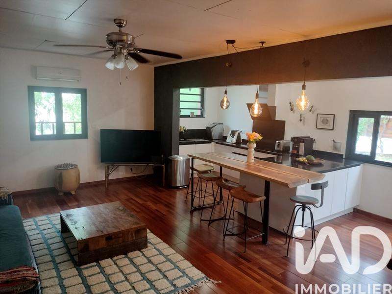 Maison - 237 m² - 8 pièces