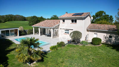 Maison - 144 m² - 4 pièces