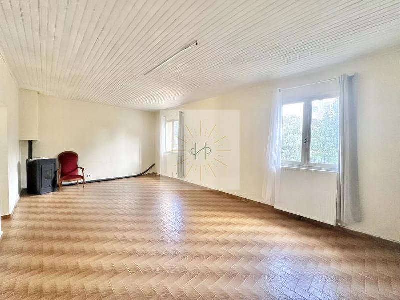 Maison - 97 m² - 5 pièces