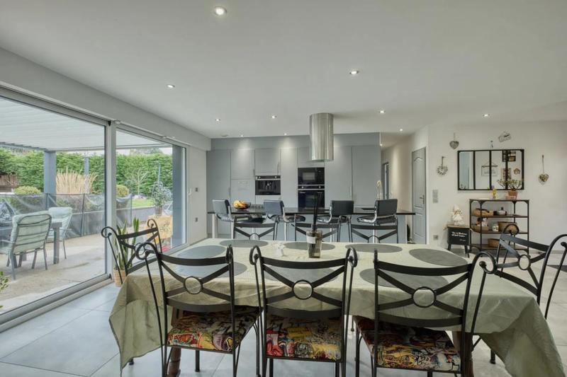 Maison - 96 m² - 6 pièces