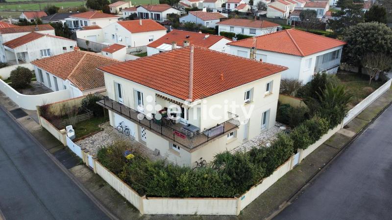 Villa - 260 m² - 10 pièces
