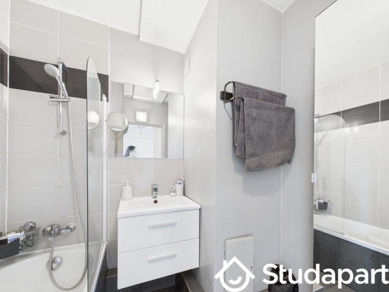 Chambre - 10 m² - 1 pièce