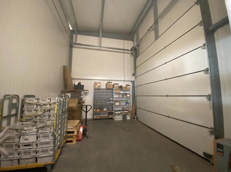 Local commercial - 1 200 m²