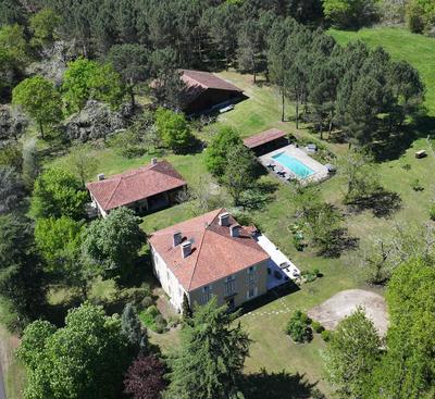 Maison de domaine - 750 m² - 12 pièces